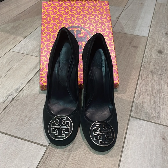 Tory Burch Sophie Wedge Split Suede - Picture 2 of 6